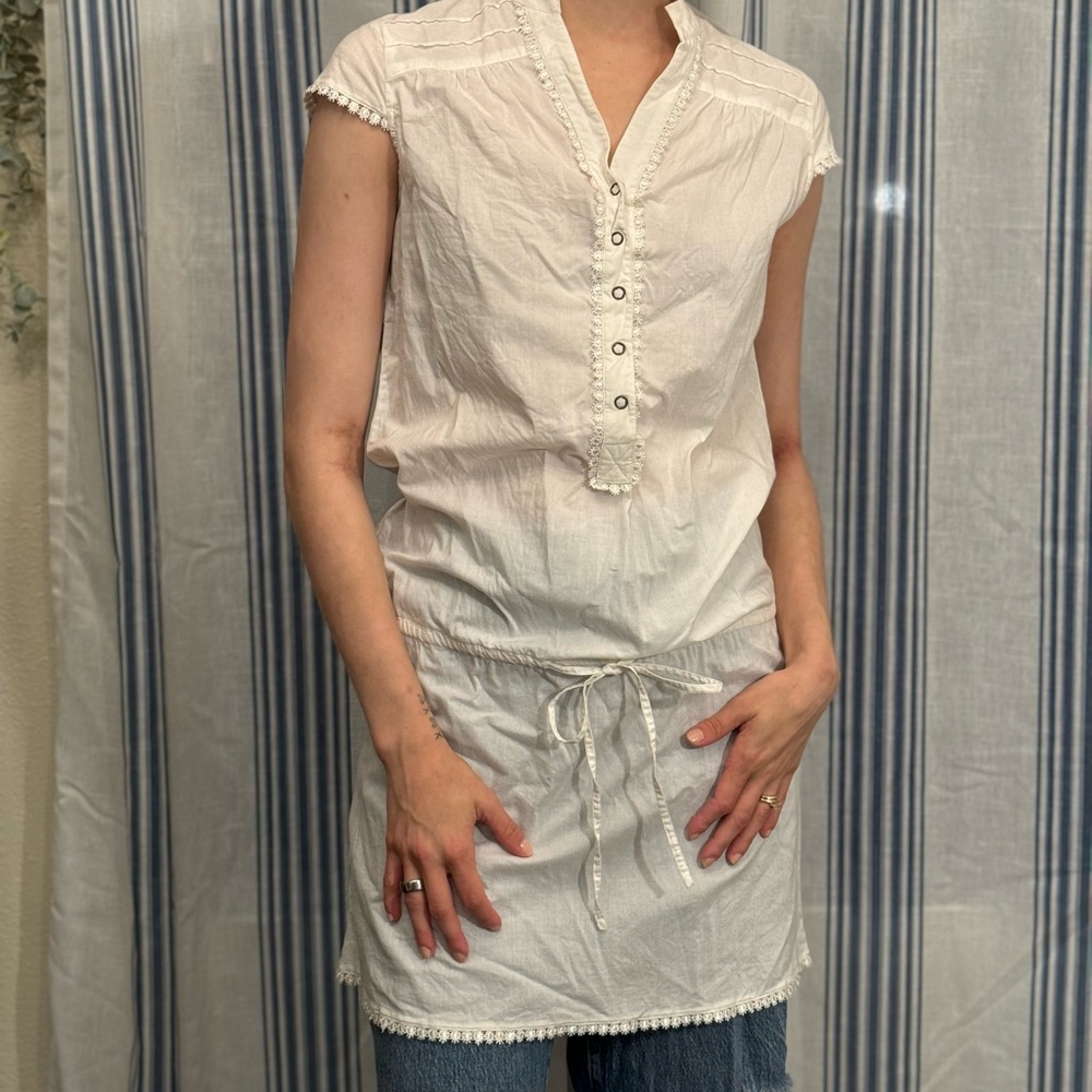 To the Max White Tunic Top with Button Detail